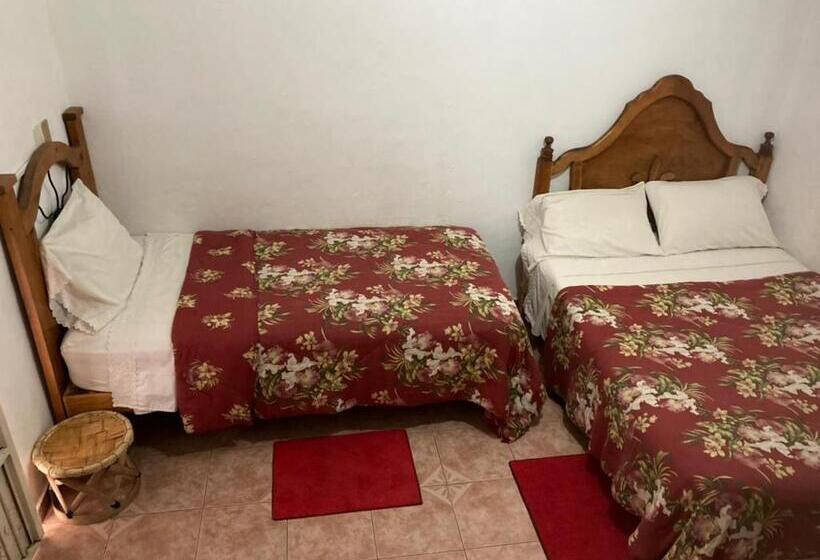 פנסיון Hostal Casa Blanca