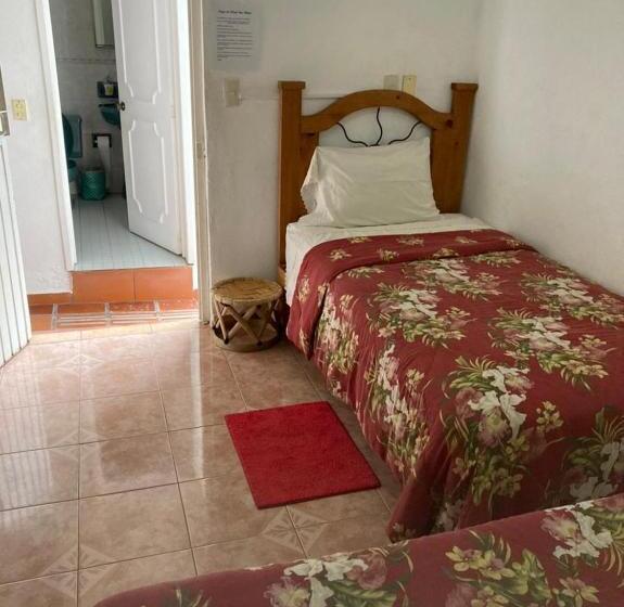 פנסיון Hostal Casa Blanca