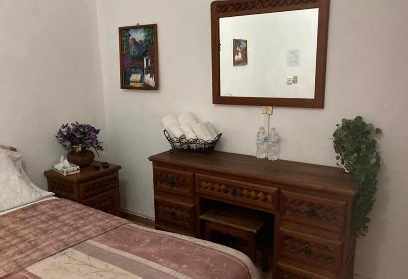פנסיון Hostal Casa Blanca
