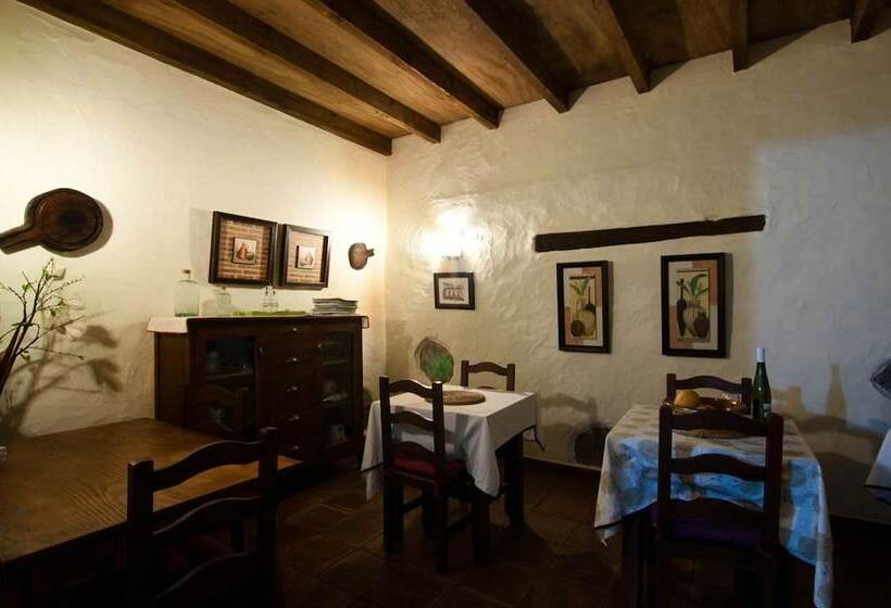 بنسيون Poblado Jirdana I