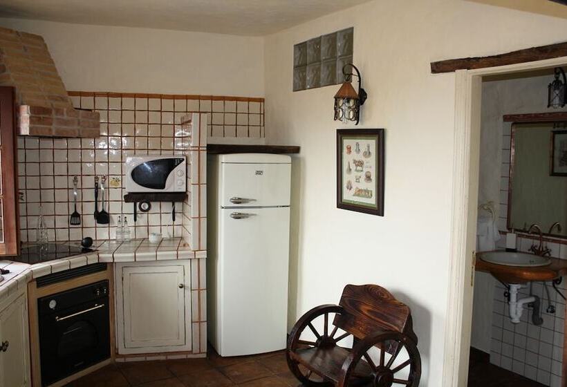 بنسيون Poblado Jirdana I