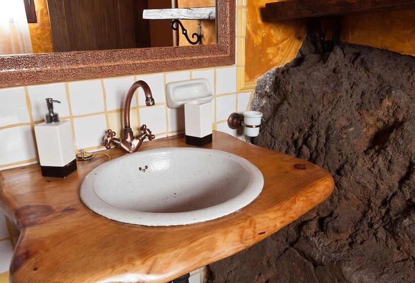 بنسيون Poblado Jirdana I