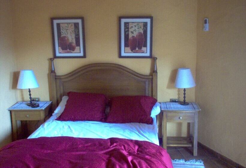 بنسيون Poblado Jirdana I