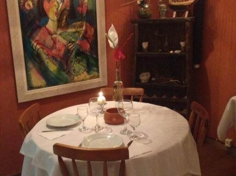 مسافرخانه Pousada George S Village