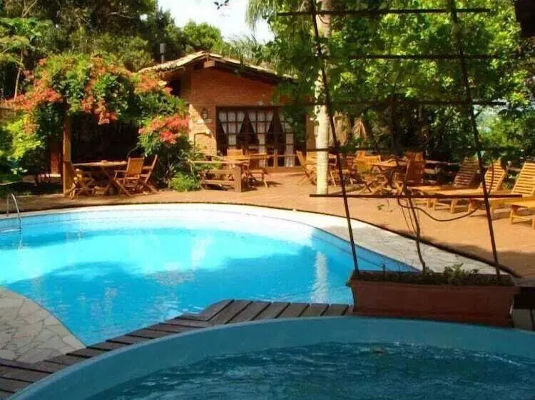 Hostal Pousada George S Village