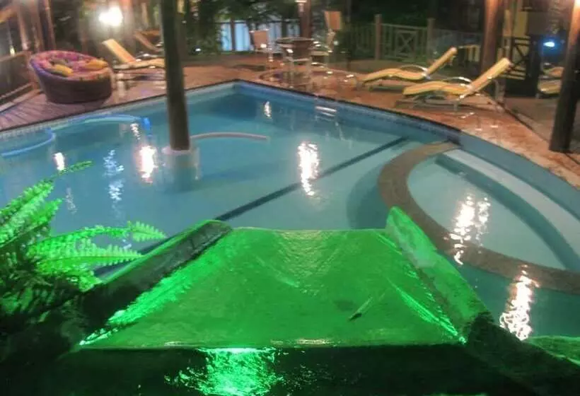 Hostal Pousada George S Village