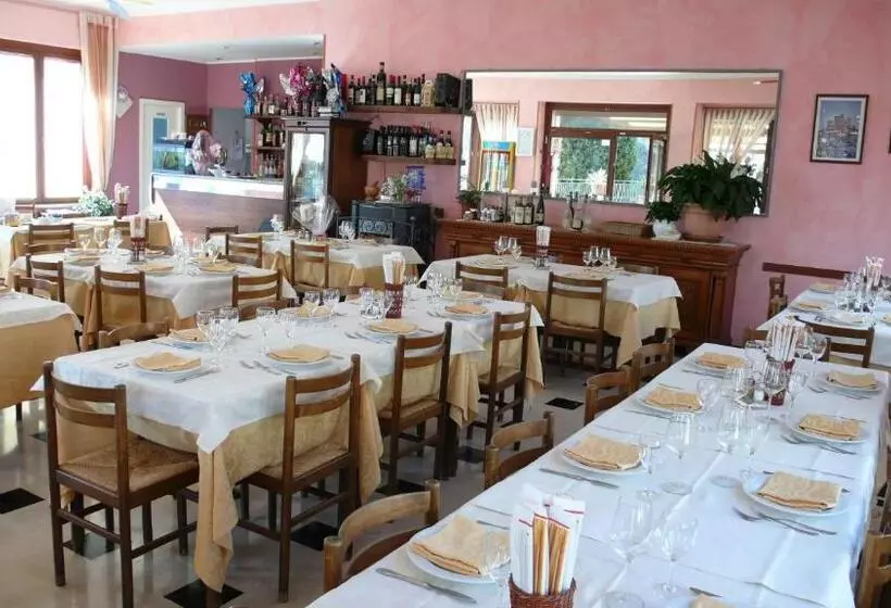 Отель Albergo Cecchin