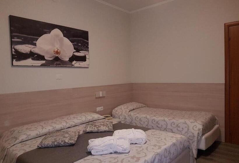 ホテル Albergo Paradiso