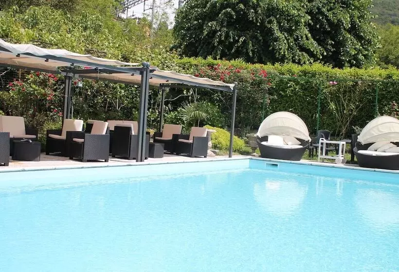 ホテル Albergo Paradiso