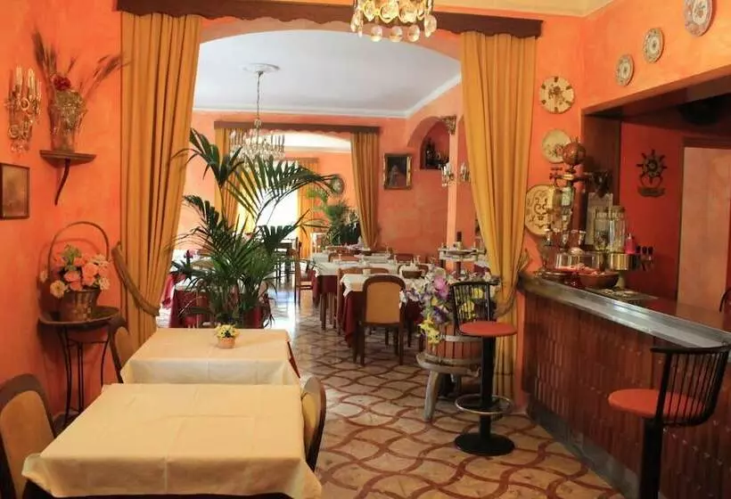 ホテル Albergo Paradiso