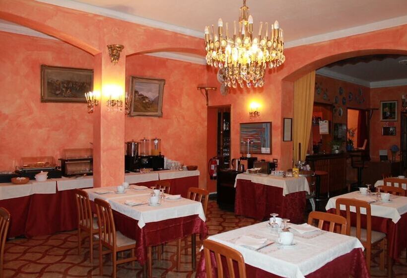 ホテル Albergo Paradiso