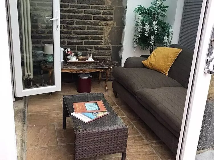 Hotel Ashmount Country House