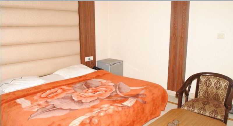 בית מלון כפרי Baba Continental