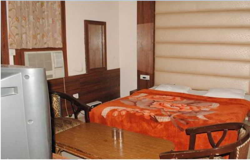 בית מלון כפרי Baba Continental