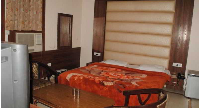 בית מלון כפרי Baba Continental