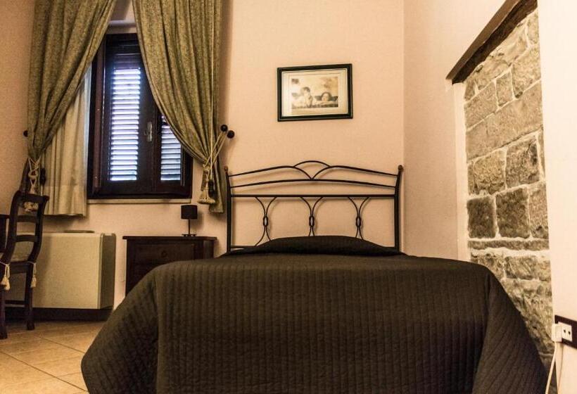 Отель B&b La Dimora