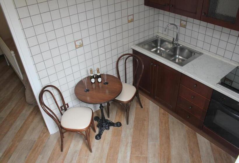 Отель B&b La Dimora