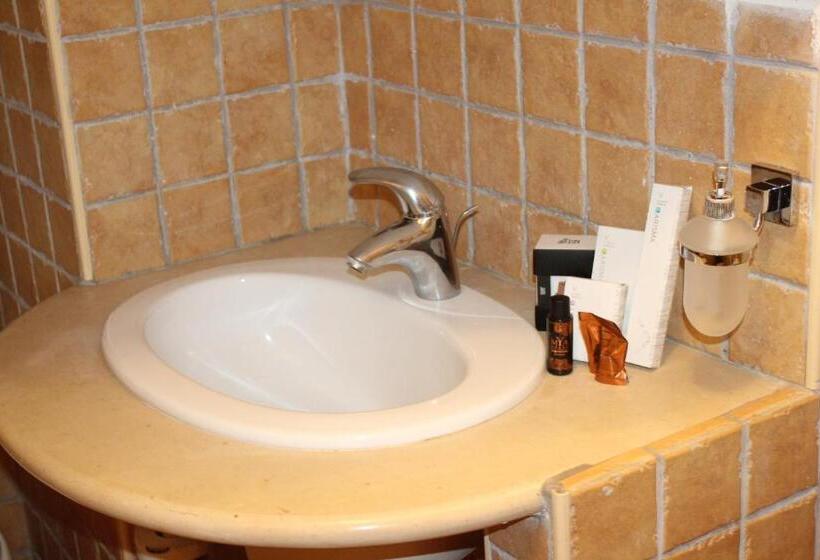 Отель B&b La Dimora