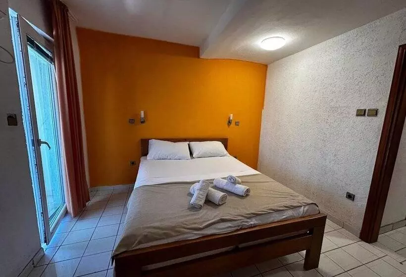 هتل Kuč