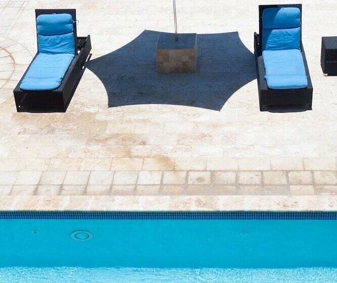 هتل La Vista Azul