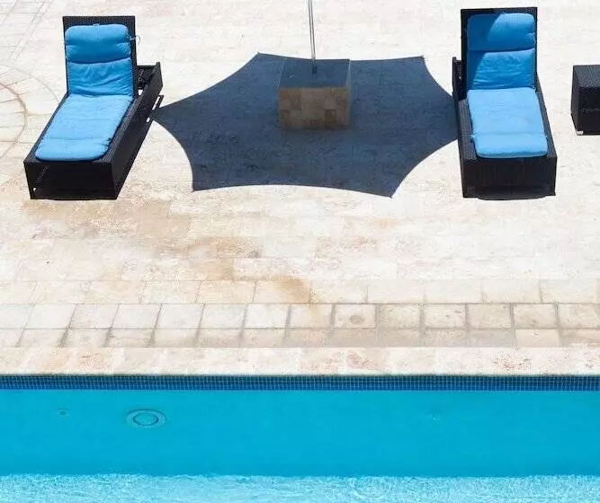 هتل La Vista Azul