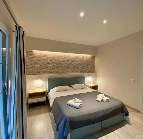 هتل Callisto Beach