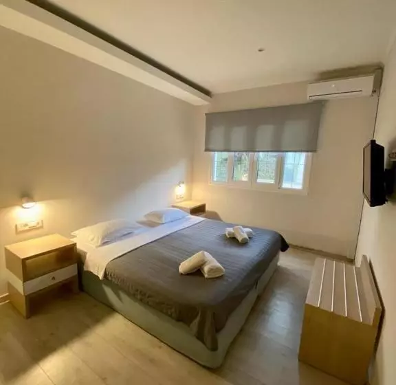 هتل Callisto Beach