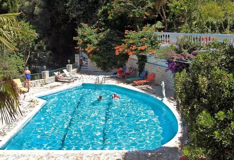 هتل Callisto Beach