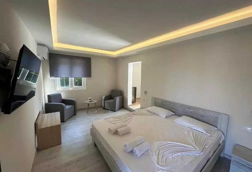 هتل Callisto Beach