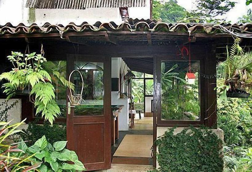 هتل Pousada Chale Da Montanha