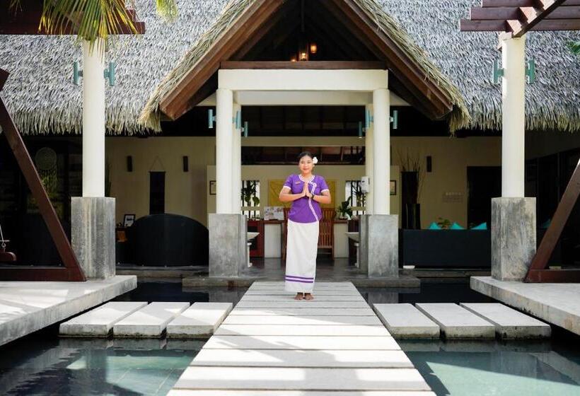 Otel Robinson Maldives  Adults Only