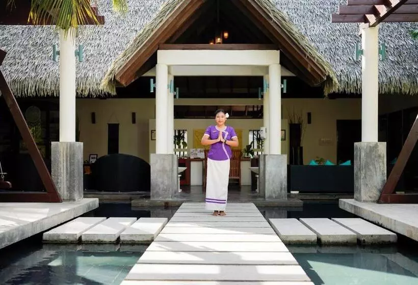 هتل Robinson Maldives  Adults Only