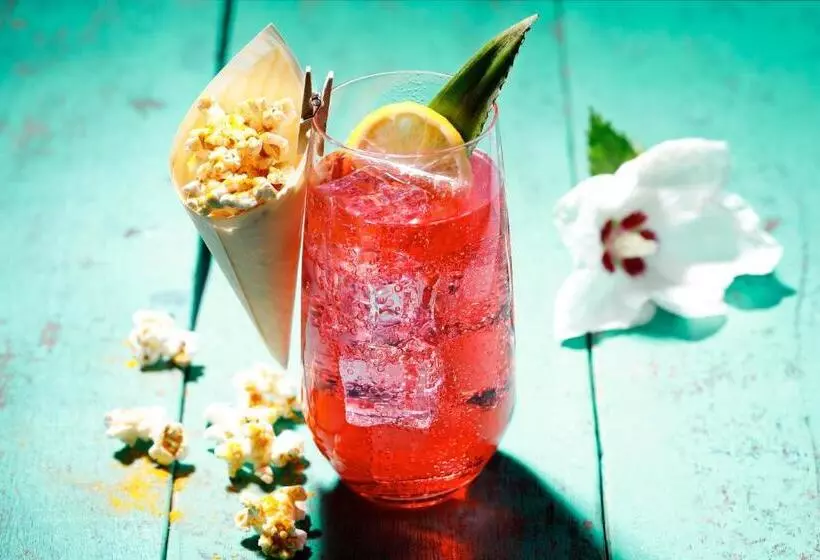 هتل Robinson Maldives  Adults Only