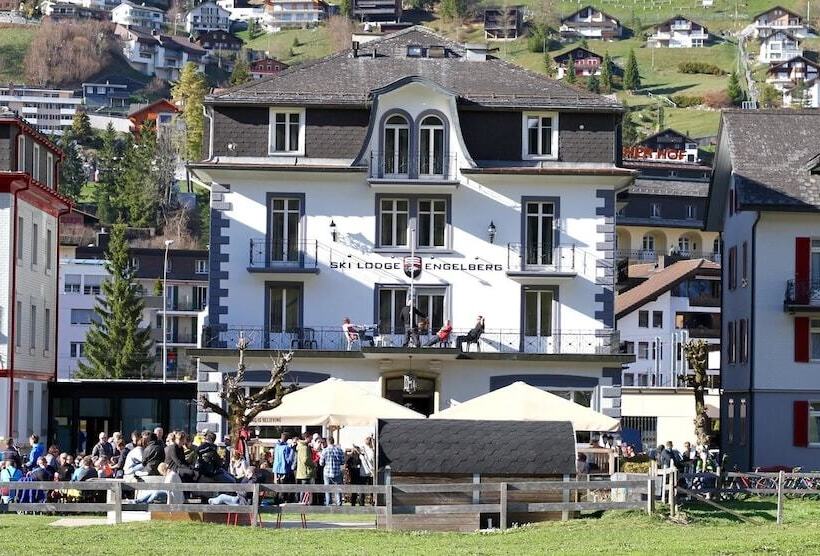 호텔 Ski Lodge Engelberg