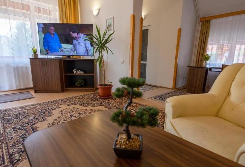 Bed and Breakfast Pensiunea Eden