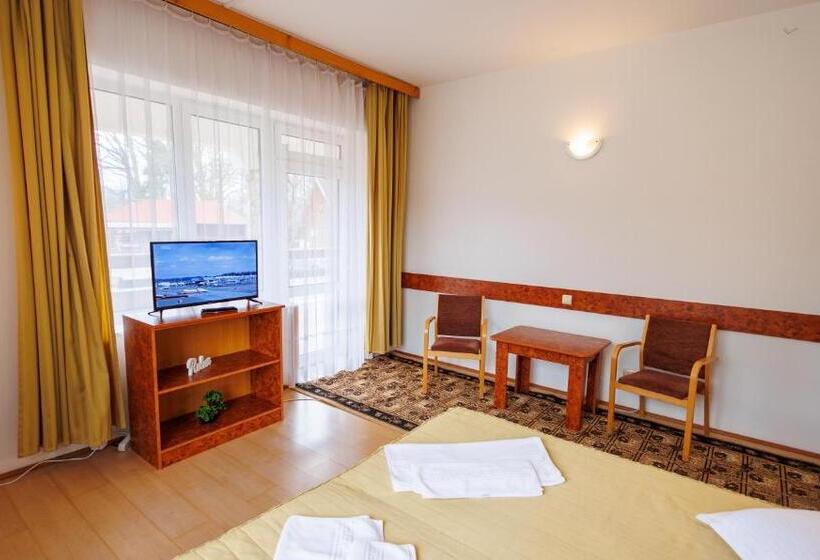 Bed and Breakfast Pensiunea Eden