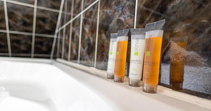 Bed and Breakfast Pensiunea Eden