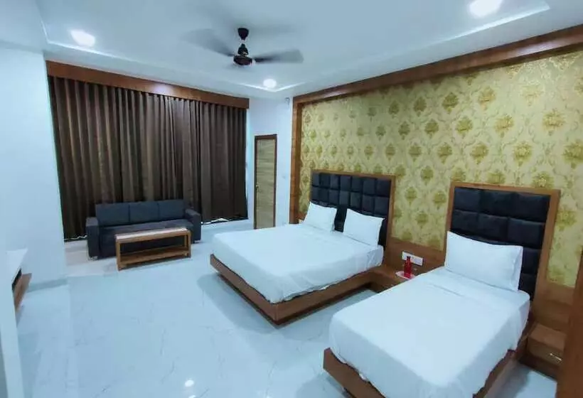 Hotel Rest And Leaf