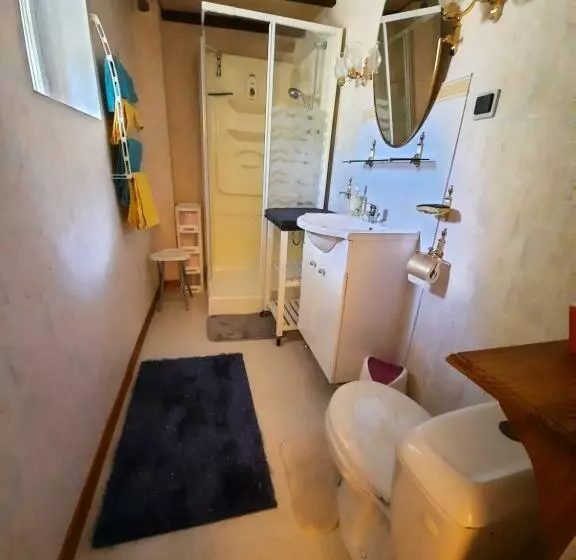 Aamiaismajoitus (B&B) Le Logis Des 3 Coeurs Chambre Aeiou
