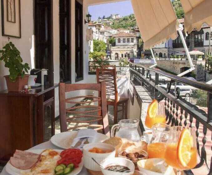 تختخواب و صبحانه Villa Mishel