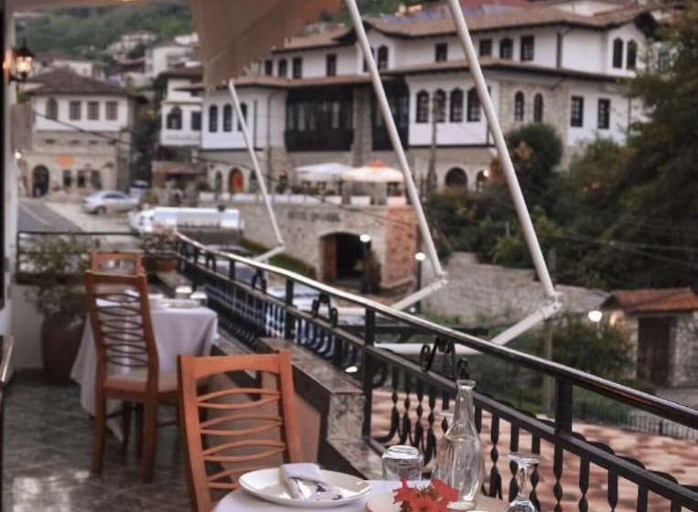 تختخواب و صبحانه Villa Mishel