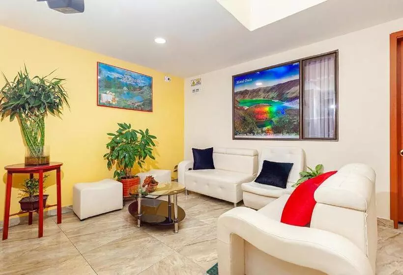 Hotelli Ayenda Onix Suite