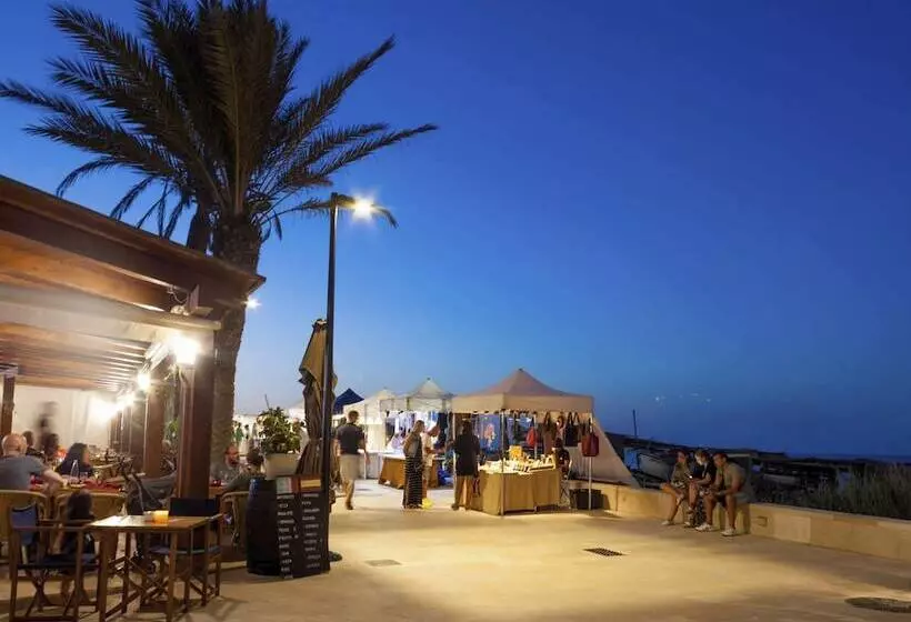 Hotelli Roquetes Rooms  Formentera Break