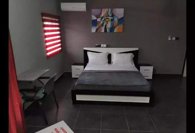 پانسیون Room In Guest Room   Royal Blue Guest House Bar