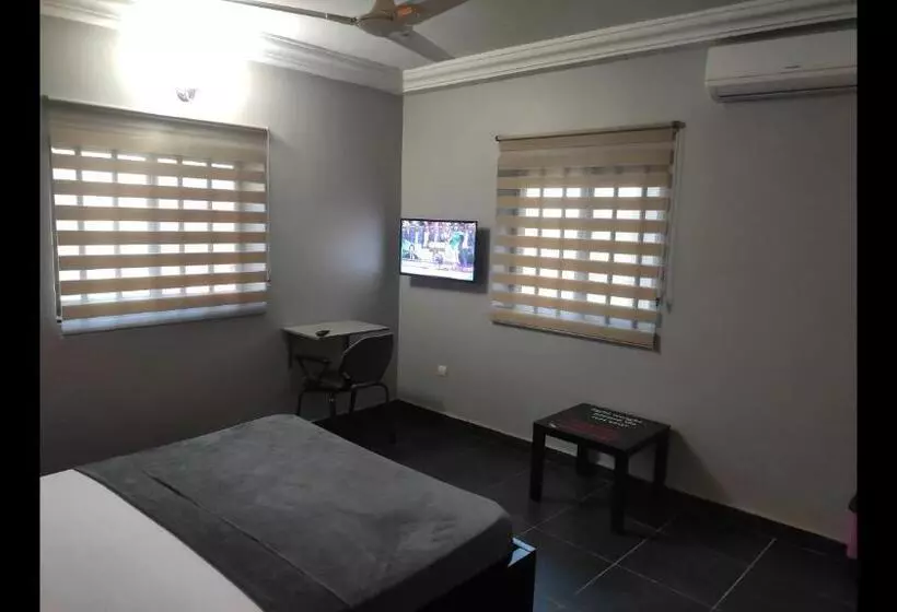 پانسیون Room In Guest Room   Royal Blue Guest House Bar