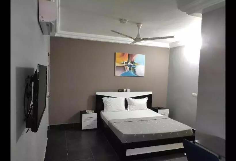 پانسیون Room In Guest Room   Royal Blue Guest House Bar