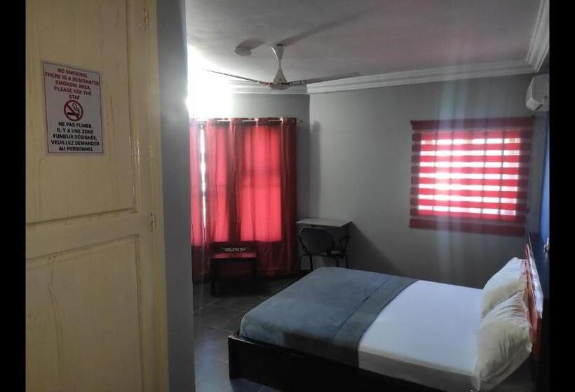 پانسیون Room In Guest Room Royal Blue Guest House Bar