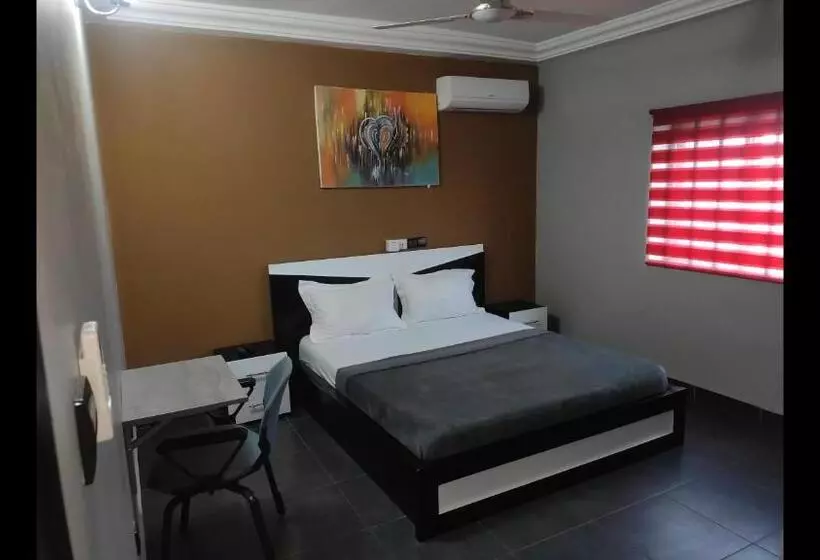 پانسیون Room In Guest Room   Royal Blue Guest House Bar