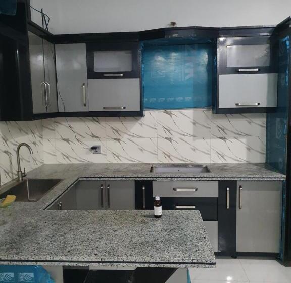 پانسیون Royal Galaxy Guest House