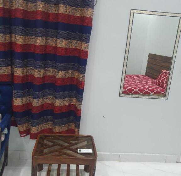 پانسیون Royal Galaxy Guest House